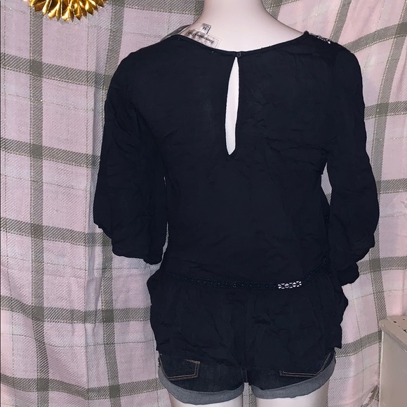 A&F Navy Blue top - Picture 5 of 7